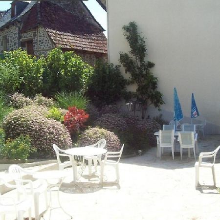 Logis Hotel Les Tilleuls Saint-Cirgues-de-Jordanne Екстериор снимка