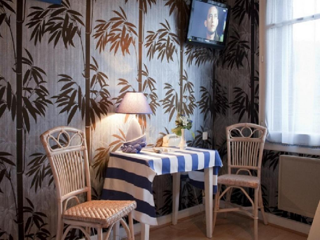 Logis Hotel Les Tilleuls Saint-Cirgues-de-Jordanne Екстериор снимка