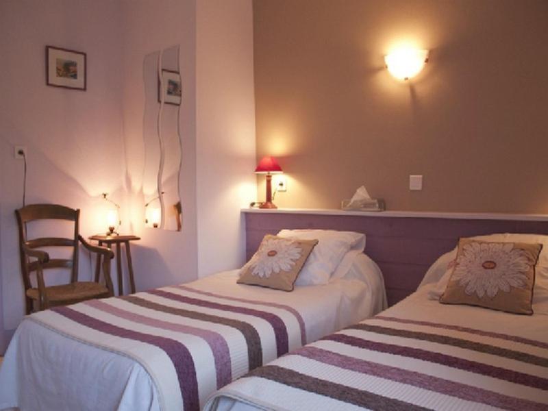 Logis Hotel Les Tilleuls Saint-Cirgues-de-Jordanne Стая снимка