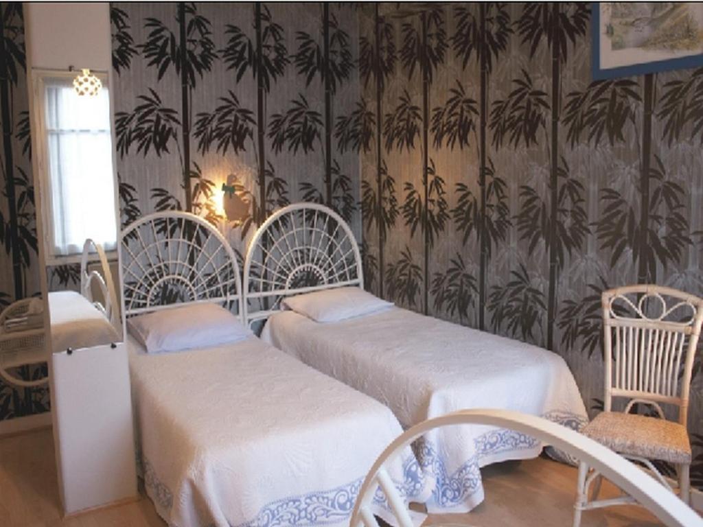 Logis Hotel Les Tilleuls Saint-Cirgues-de-Jordanne Стая снимка