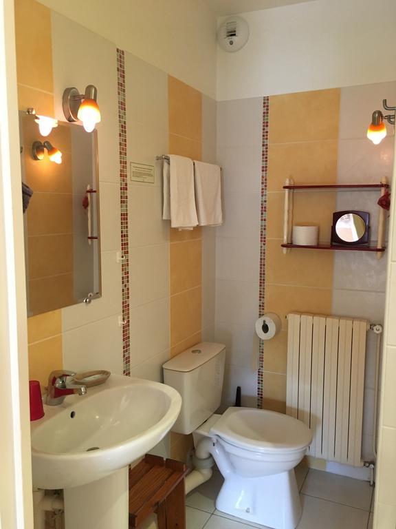 Logis Hotel Les Tilleuls Saint-Cirgues-de-Jordanne Екстериор снимка