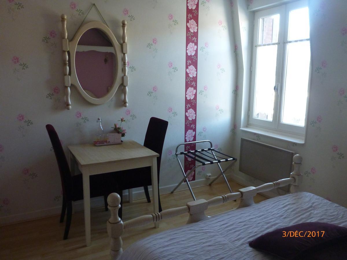 Logis Hotel Les Tilleuls Saint-Cirgues-de-Jordanne Екстериор снимка
