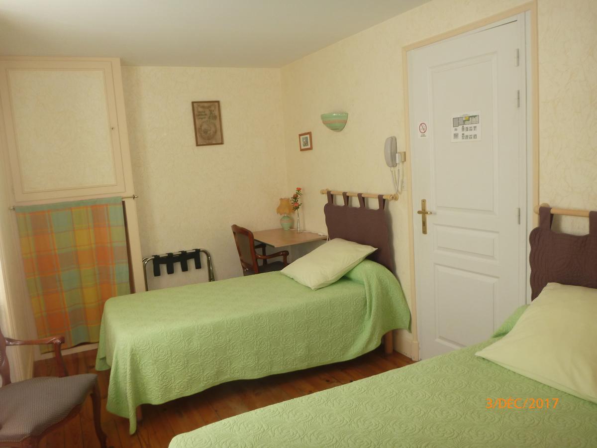 Logis Hotel Les Tilleuls Saint-Cirgues-de-Jordanne Екстериор снимка