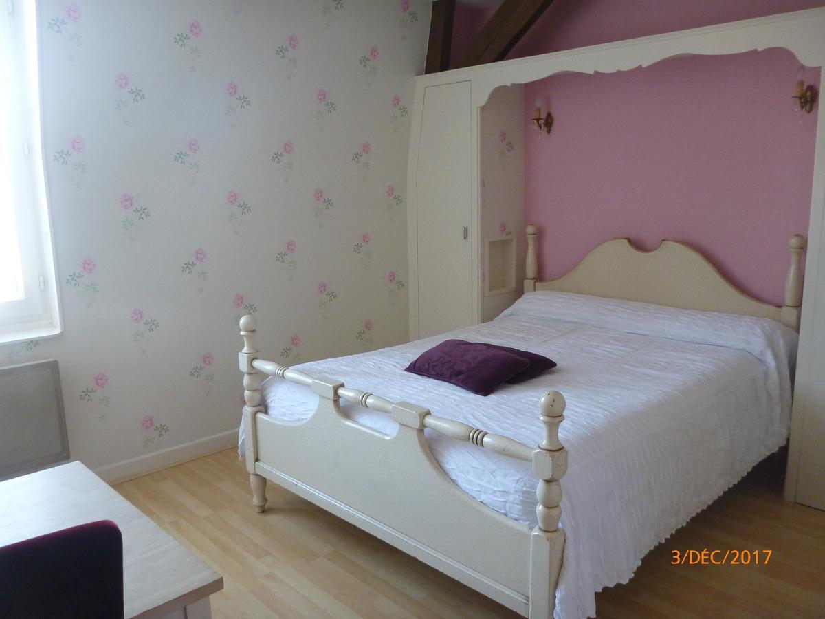 Logis Hotel Les Tilleuls Saint-Cirgues-de-Jordanne Екстериор снимка