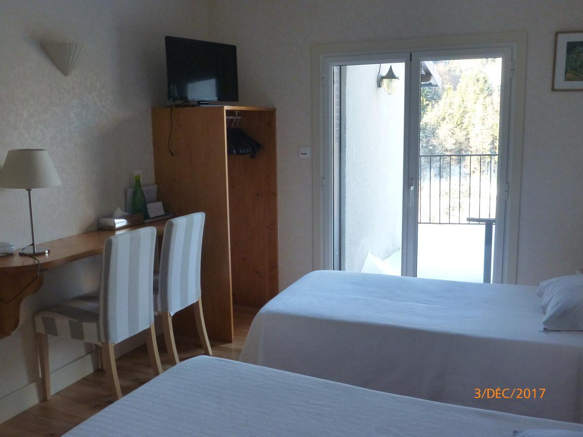 Logis Hotel Les Tilleuls Saint-Cirgues-de-Jordanne Екстериор снимка