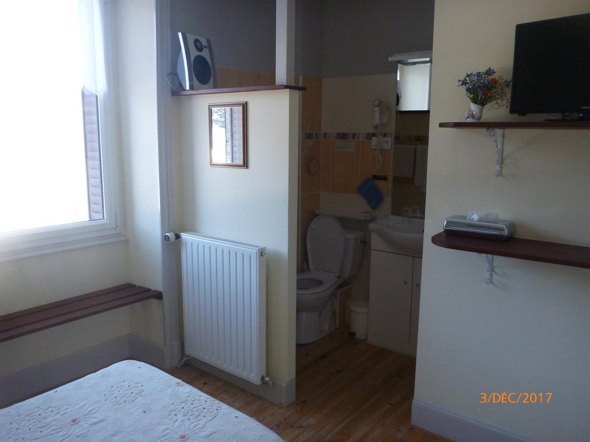 Logis Hotel Les Tilleuls Saint-Cirgues-de-Jordanne Екстериор снимка