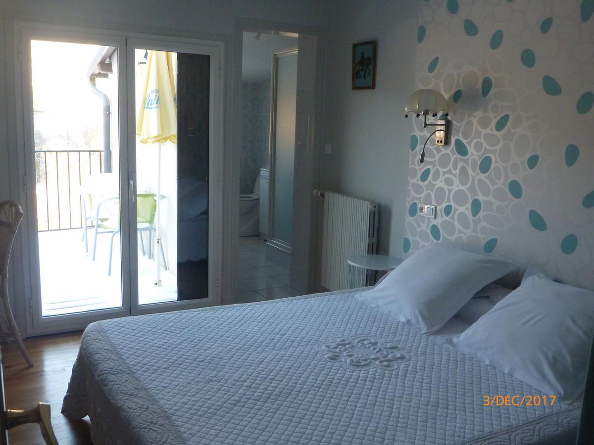 Logis Hotel Les Tilleuls Saint-Cirgues-de-Jordanne Екстериор снимка