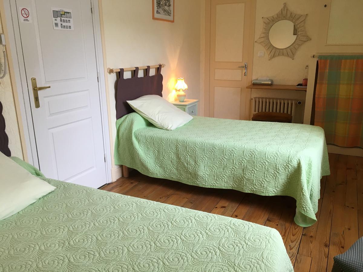 Logis Hotel Les Tilleuls Saint-Cirgues-de-Jordanne Екстериор снимка